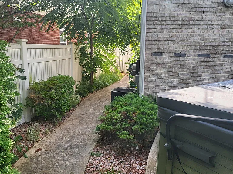 3355 Willow St — Photo 38