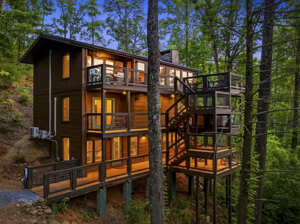 1135 Shady Grove Ln, Gatlinburg, TN 37738