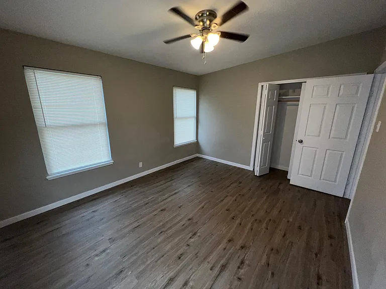 4845 Concord St — Photo 12