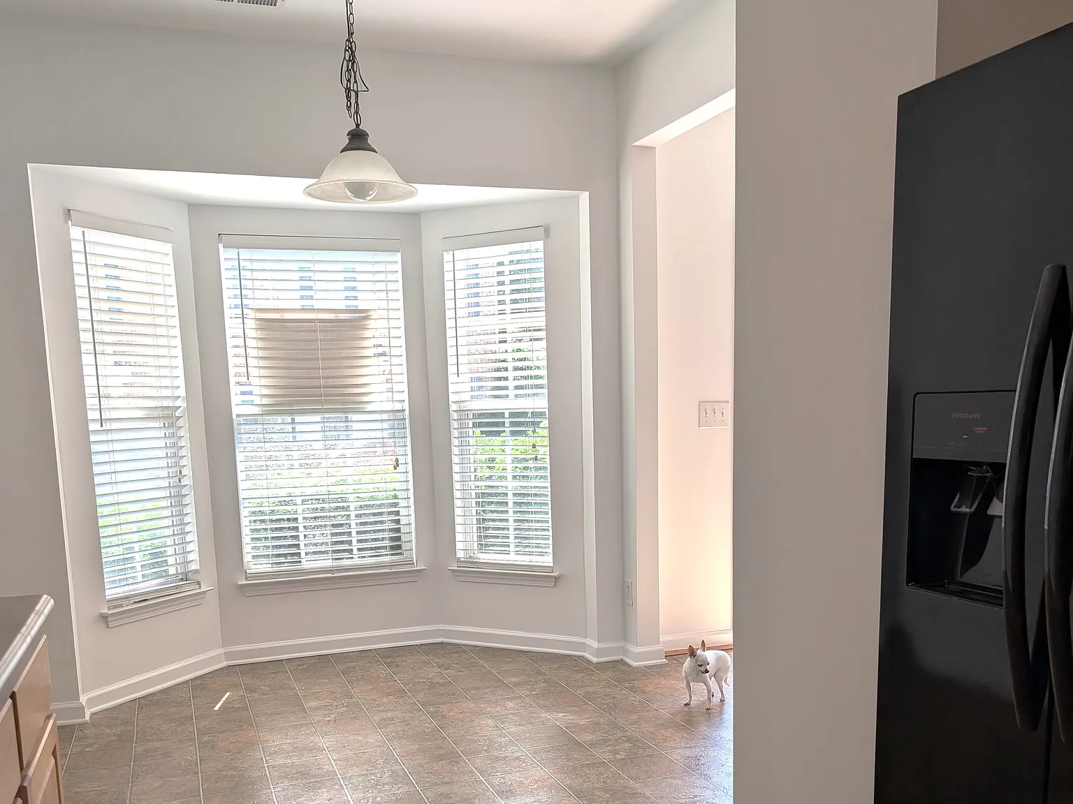 3 bed, 2.5 bath, 1900 sqft, $1,950 — Photo 3