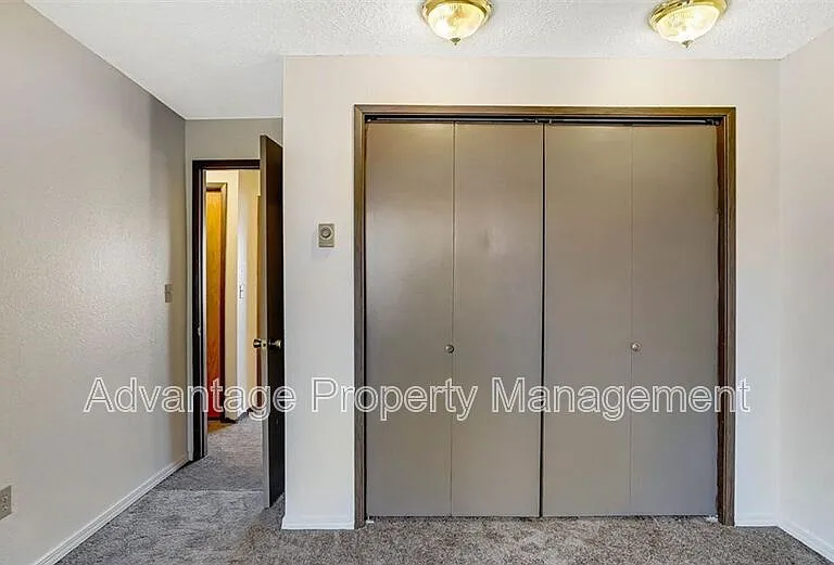 1455 NW Division St #2 — Photo 13