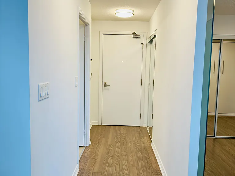 352 Front St W #1007 — Photo 2