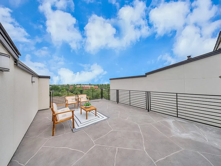 1135 Lake Pointe Pkwy — Photo 41
