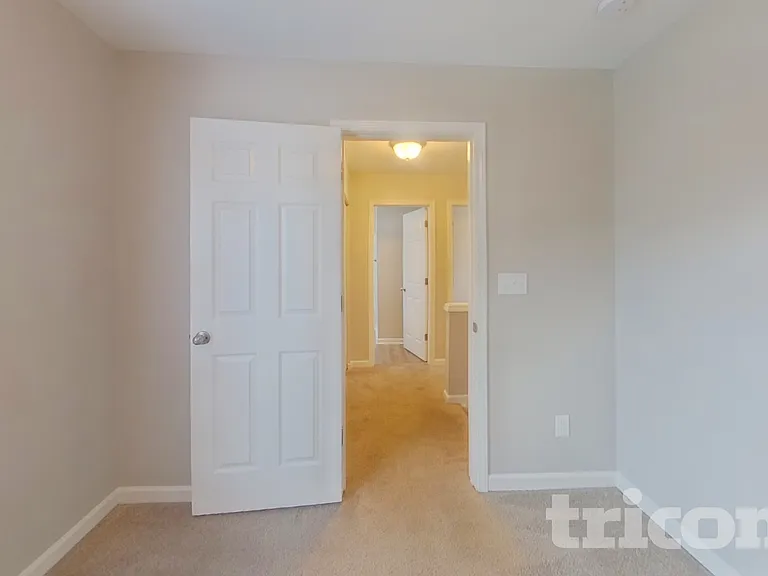 8717 Rozumny Dr — Photo 11
