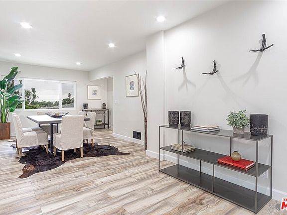 5th image of 4670 W 62nd Pl