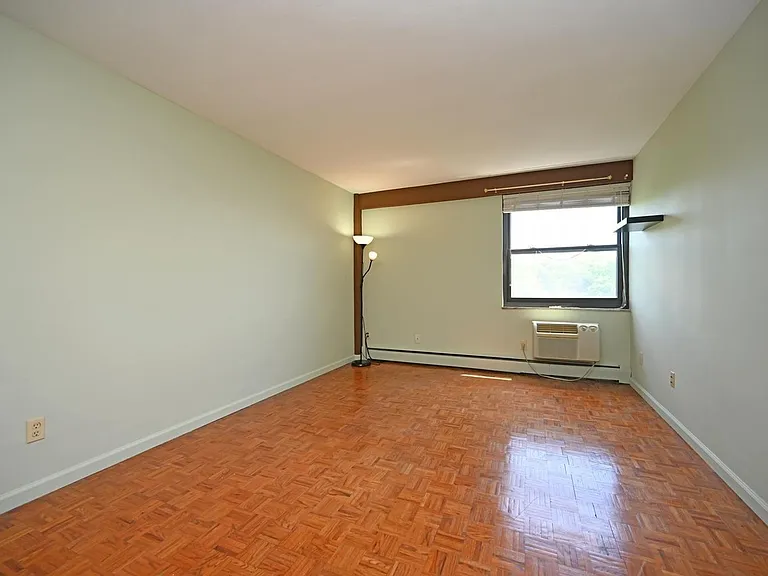 1815 William Howard Taft Rd #705 — Photo 13