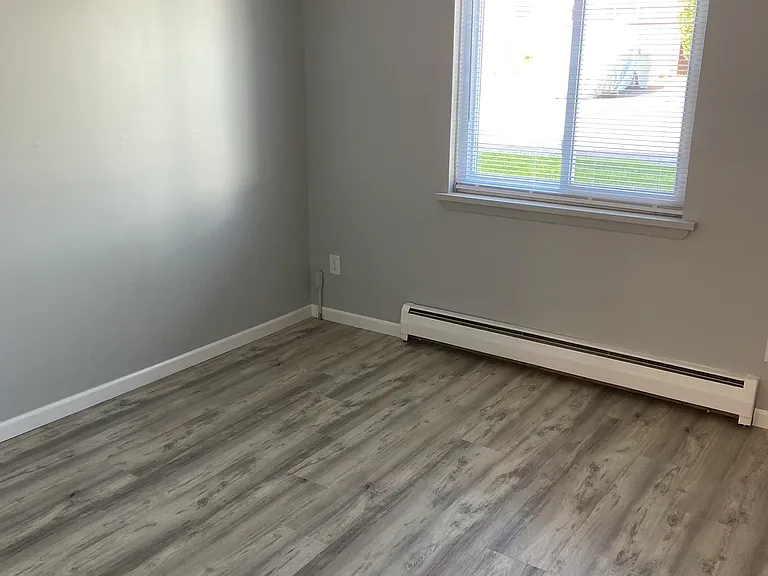2-11 Winston Dr — Photo 6