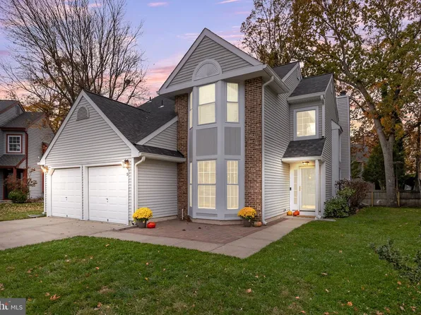 5 Hampton Ct, Mount Laurel, NJ 08054