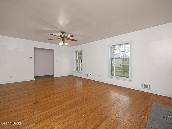 5th image of 650 Lakeshore Pkwy