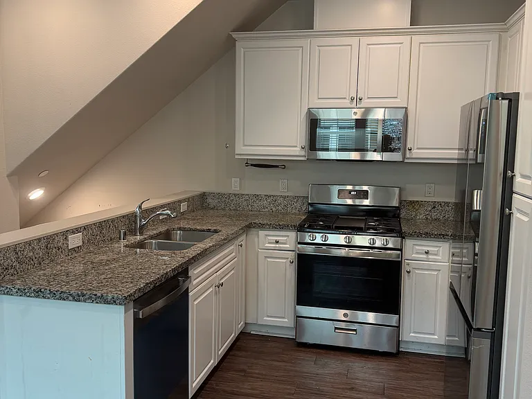 7249 N Maple Rd — Photo 7