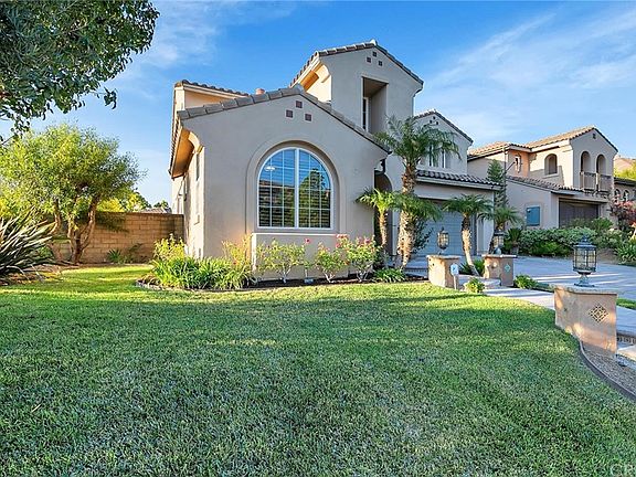 2nd image of 26123 Emerald Ct
