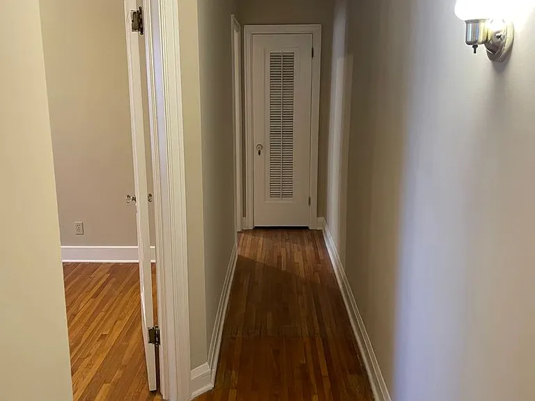 Taylor Apartments — Photo 30