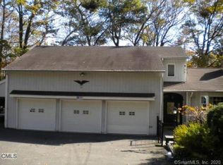 10 Serenity Ln #A, Sandy Hook, CT 06482