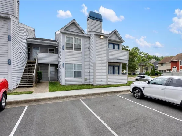 616 Waters Dr, Virginia Beach, VA 23462