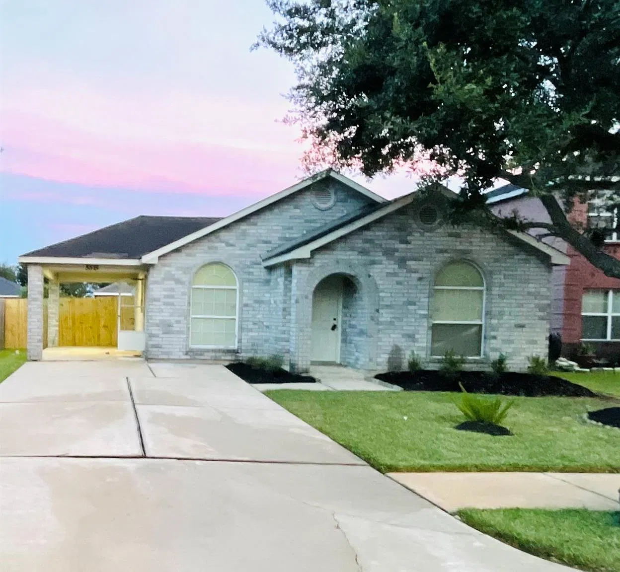 3 bed, 2.0 bath, 1141 sqft, $1,950 — Photo 1
