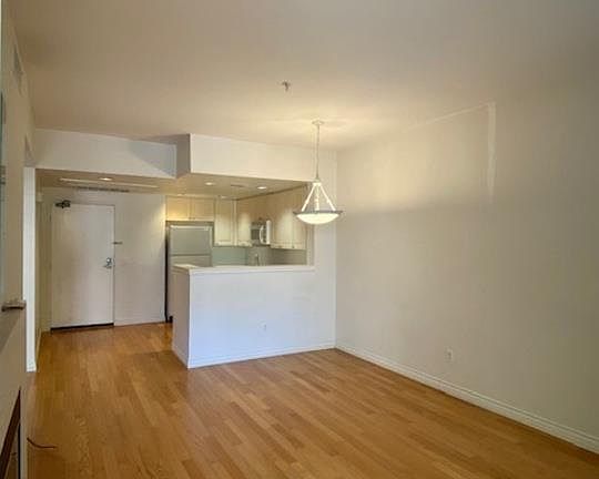 5th image of 471 S Calle El Segundo