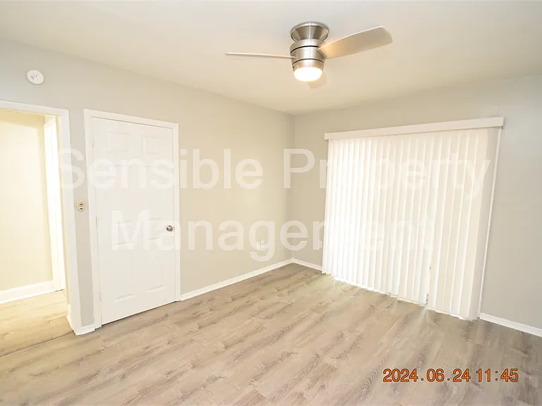 2926 51st St S #1 — Photo 36