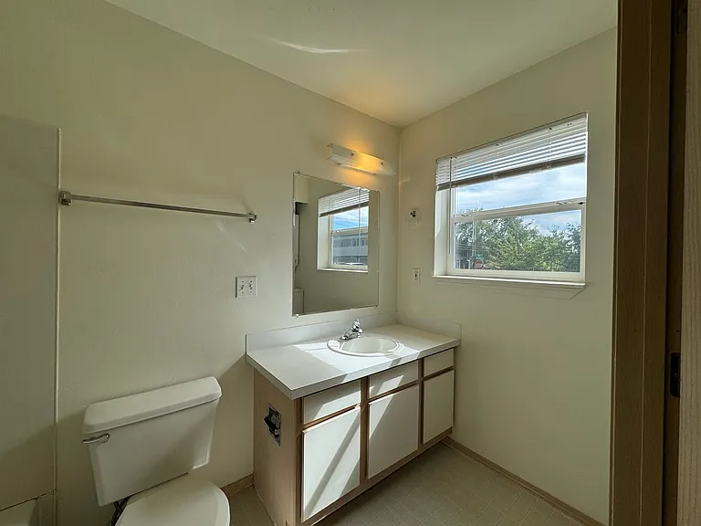 1501 H St #101 — Photo 14