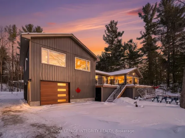 29 O4 Rd, Rideau Lakes, ON K0G 1L0