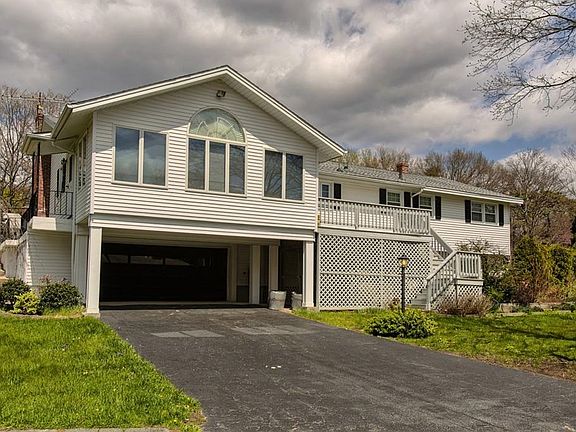 4th image of 22 Woodburn Dr