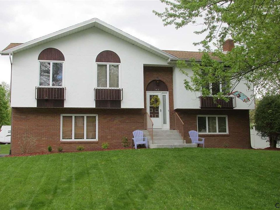 1st image of 42 Aspen Cir