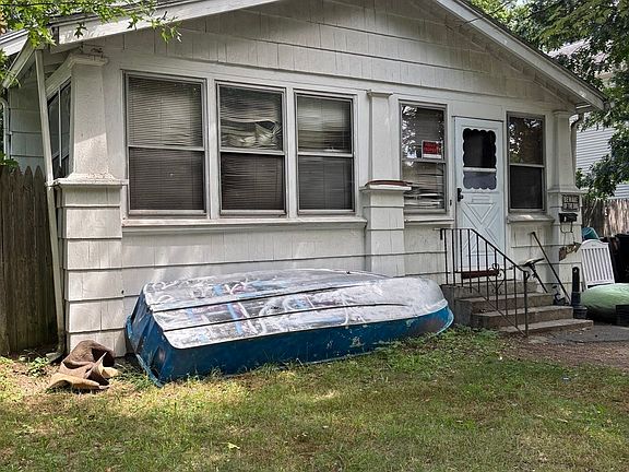 4th image of 55 Leitch St