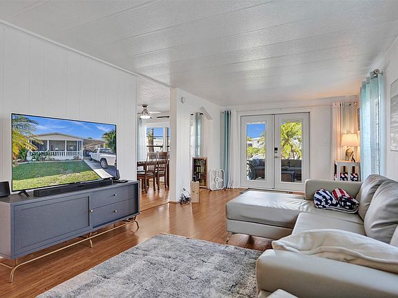 5th image of 5261 SW 23rd Avenue