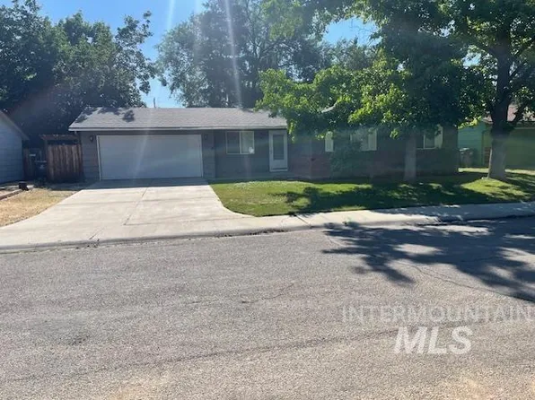 3298 N Clayton Pl, Boise, ID 83704