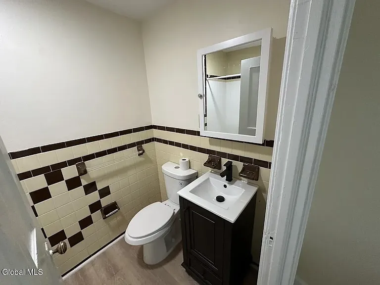 16 Caroline St #12 — Photo 7