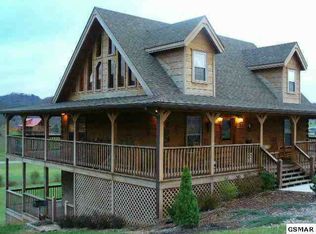 3445 Cove Meadows Dr, Sevierville, TN 37862