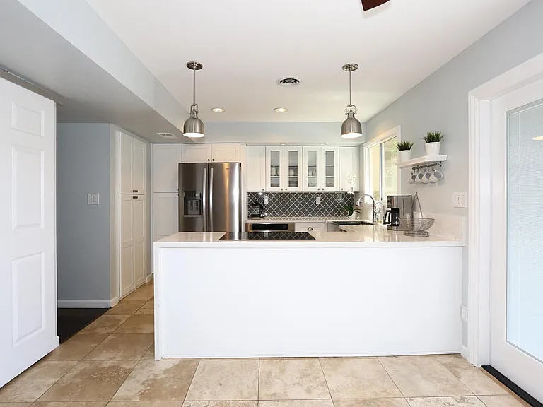 5904 N Granite Reef Rd — Photo 2