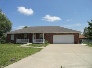 2750 S Grant Ave, Bolivar, MO 65613