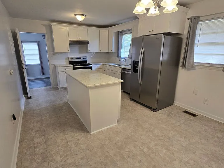 3120 Phillies Cir — Photo 3