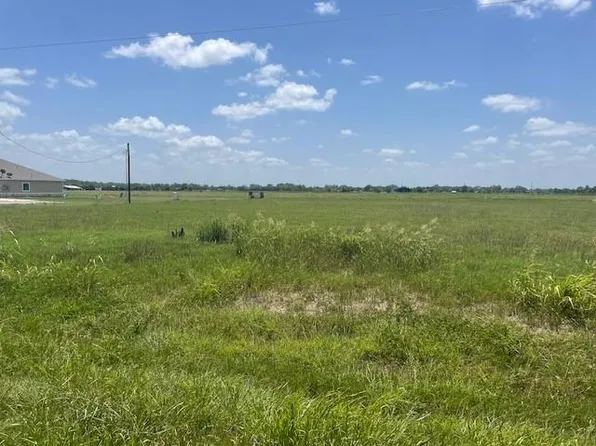 132 Sabinal Street, Boling, TX 77420