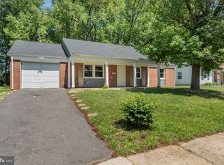 20 Executive Ln, Willingboro, NJ 08046