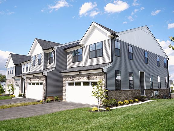 Beautiful Landscaped End Unit