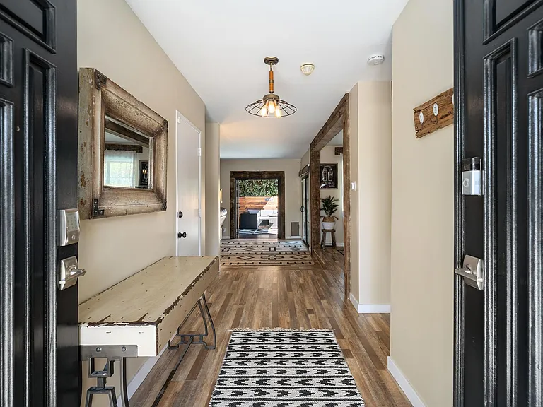 12245 Kling St — Photo 11