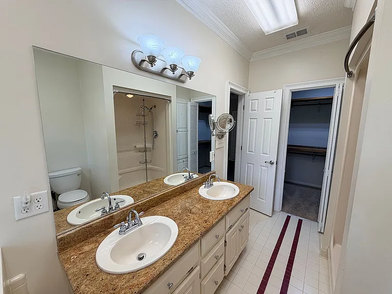 1009 Williamsburg Dr — Photo 32