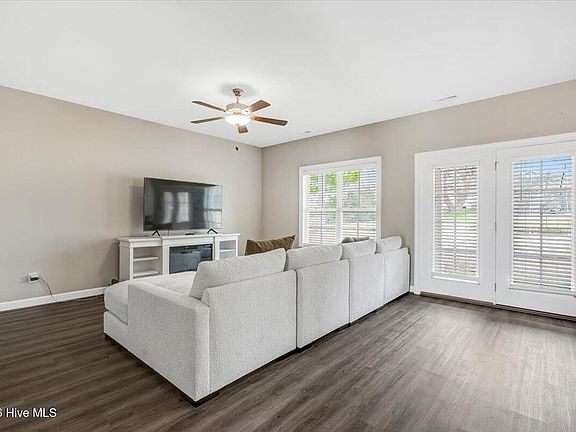 3rd image of 4901 Nelson Court