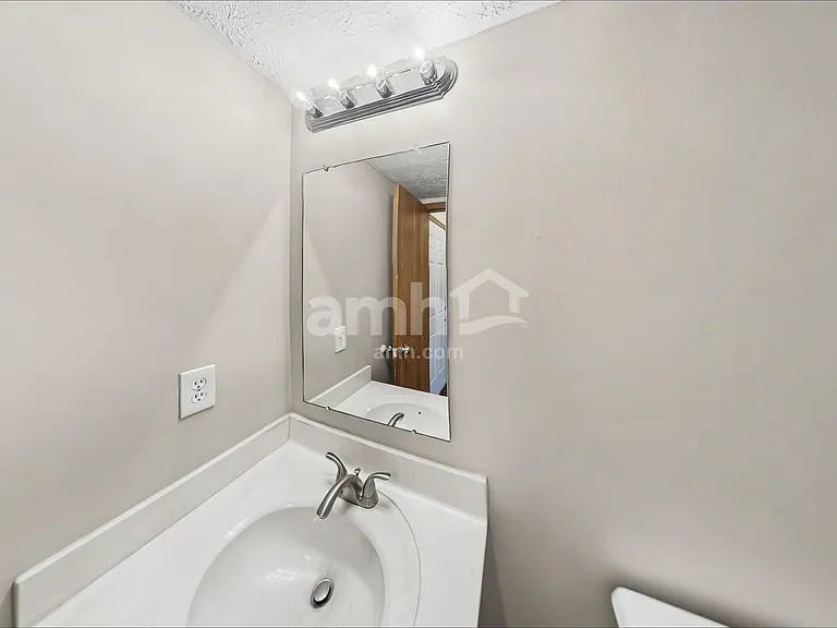 825 Whitehead Dr — Photo 8