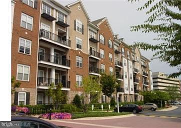 1st image of 501 Hungerford Dr APT 218