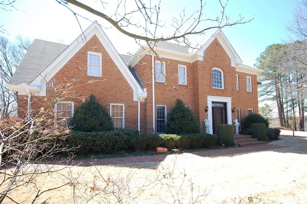 4 bed, 5.0 bath, 3358 sqft, $4,500 — Photo 1