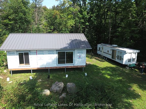 5th image of 1337 Irish Line Rd