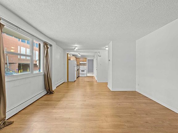 3rd image of 924 N 18th Ave SW #203