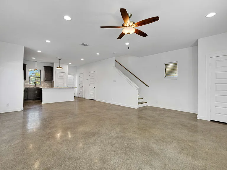 1162 N Olive St — Photo 5