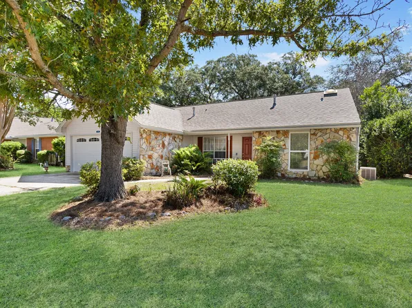 1567 Meadowbrook Ct, Niceville, FL 32578