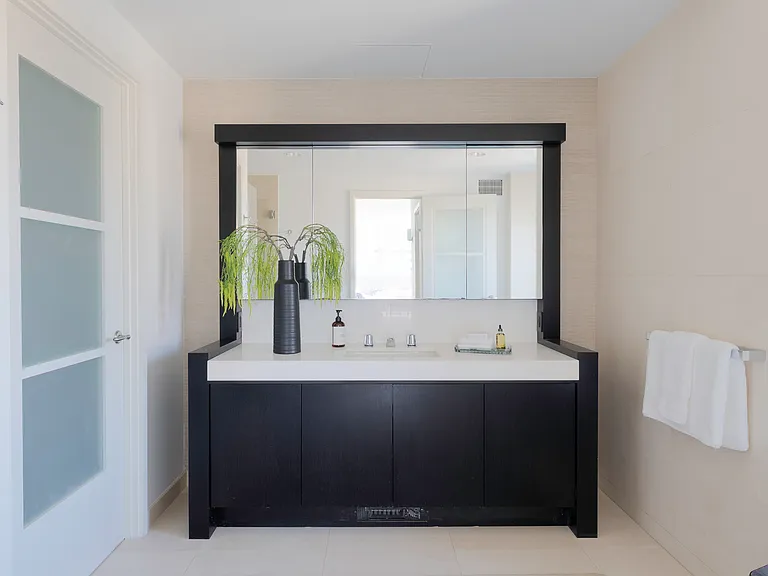555 W 59th St #PHC — Photo 14