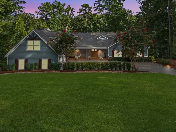 118 Pointe Harbor Dr, Seneca, SC 29672