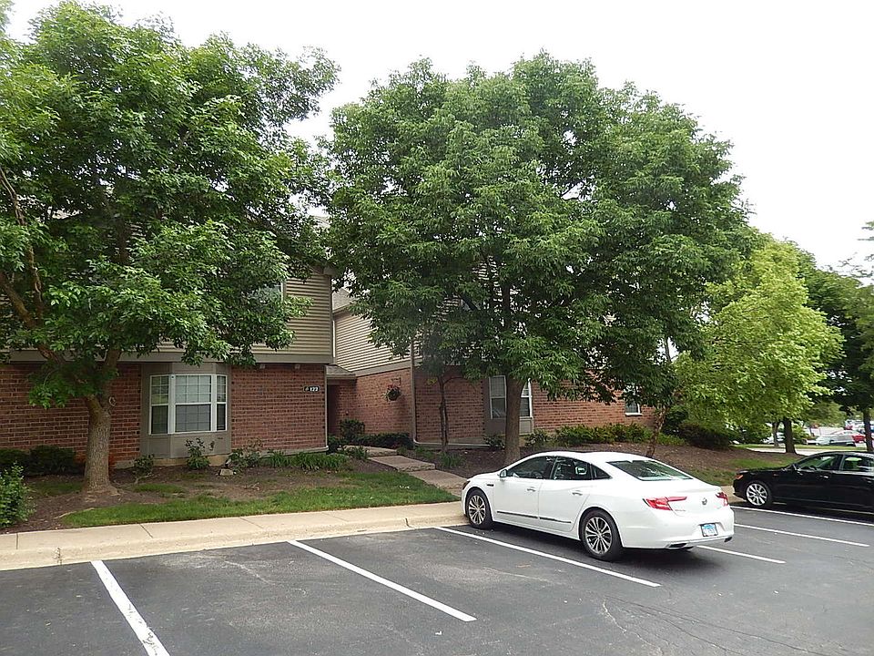1st image of 122 Willow Brook Ct APT 5