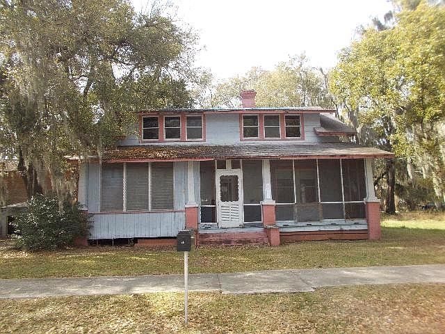 2nd image of 107 N Davis St